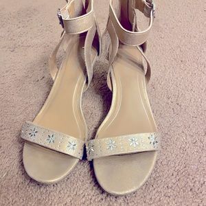 Pink sandles only use 3 times